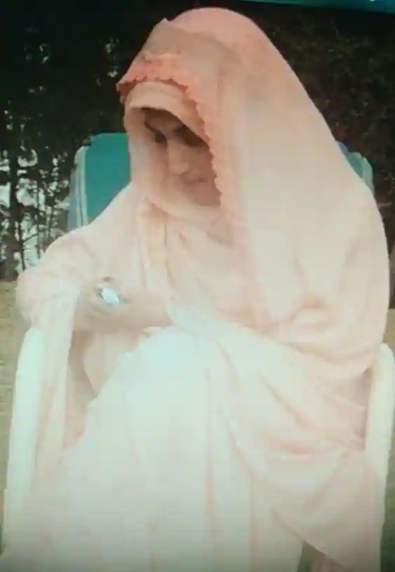 Bushra Bibi's Newest High-Resolution Photos