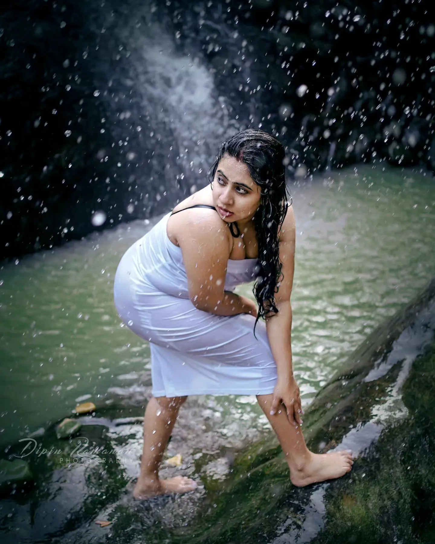 Nila Nambiar Bathing In Saree